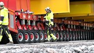 Pro část místní původní komunity Sámů, kteří zde po tisíciletí pásli soby, má stěhování mnohem bolestnější symboliku. "Toto je tradiční sámijské území – pastviny a místo porodu sobích mláďat," vysvětluje Lars-Marcus Kuhmunen, předseda společenství Gabna.
