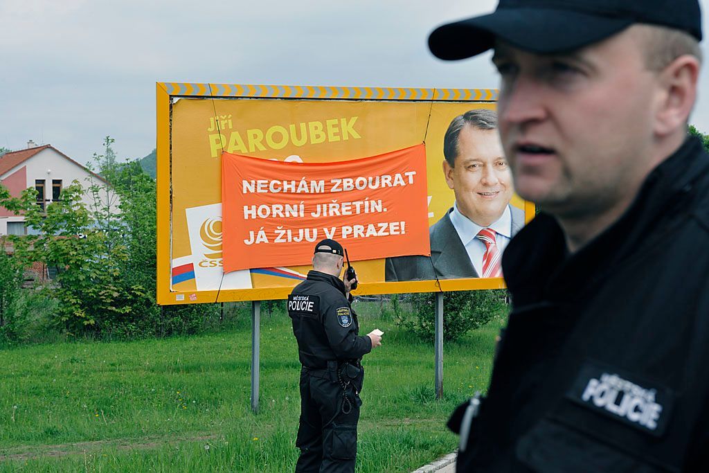 Greenpeace upravují Paroubkovy billborady