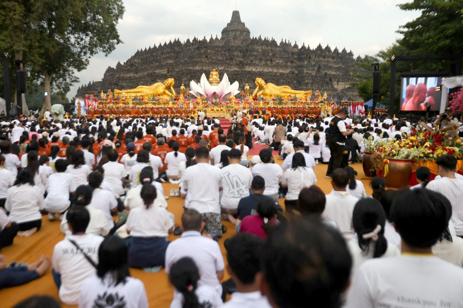 Vesak, Budha, slavnost