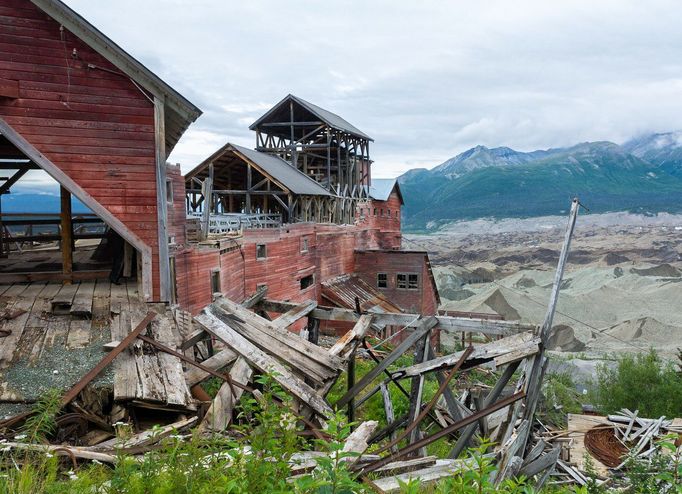 Zachovalé opuštěné hornické městečko Kennecott, Aljaška, USA