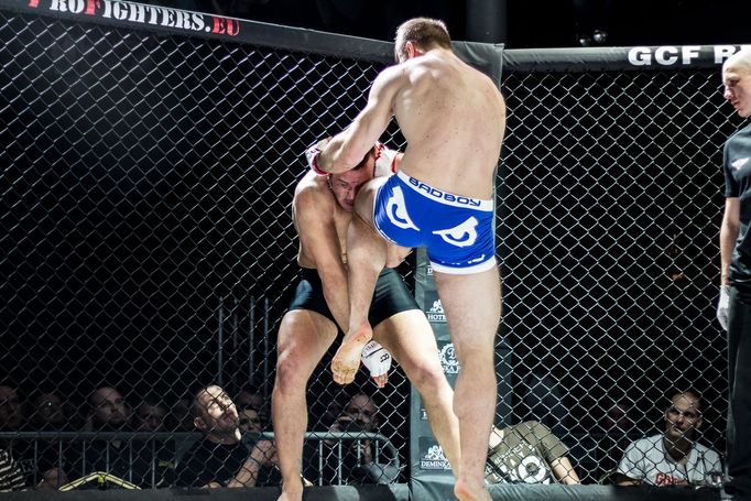 GCF 30: Galavečer MMA (ultimátní zápasy)