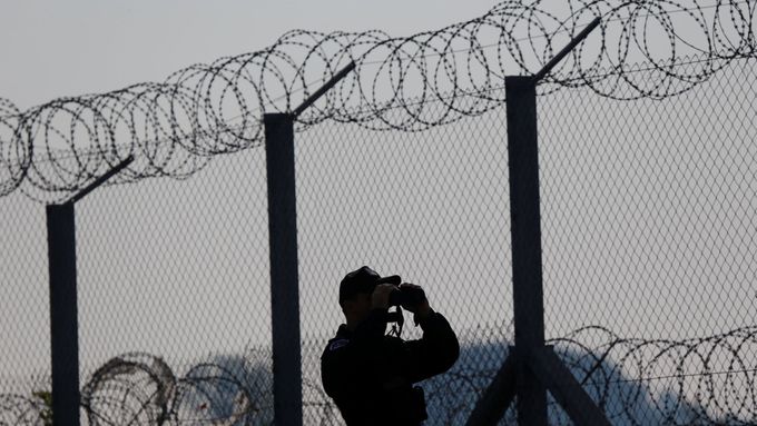 První řada plotu na maďarsko-srbské hranici.