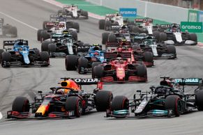 Startovní rošt F1 pro příští rok se složil ve znamení stability. Senzací je jen Číňan
