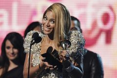 Na Grammy triumfovaly Beyoncé, Taylor Swift a country