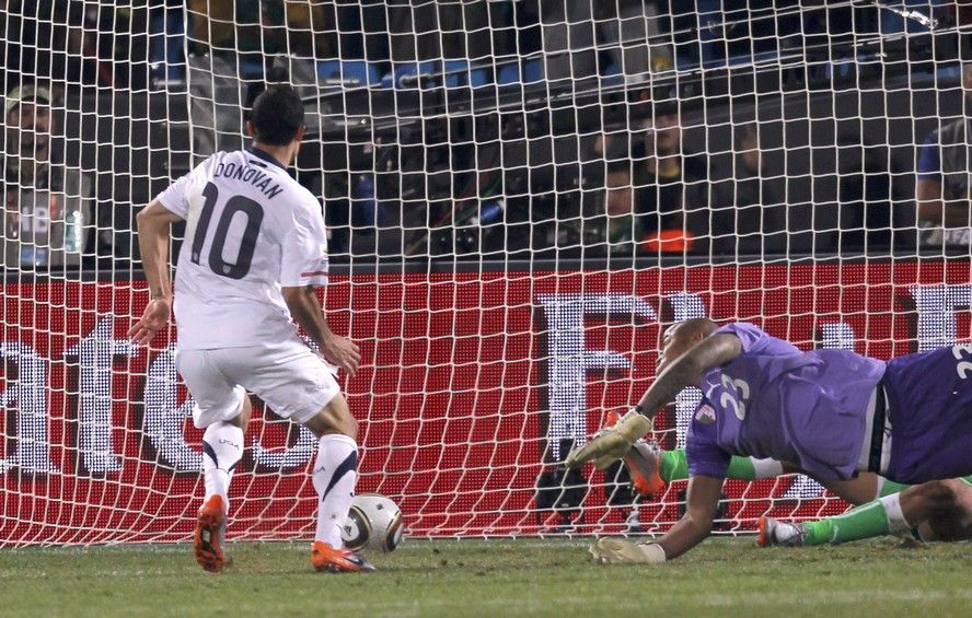Donovan dává gól, USA - Alžírsko