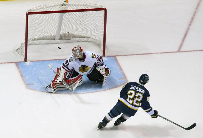 NHL: Chicago Blackhawks vs St. Louis Blues (Shattenkirk a Raanta)