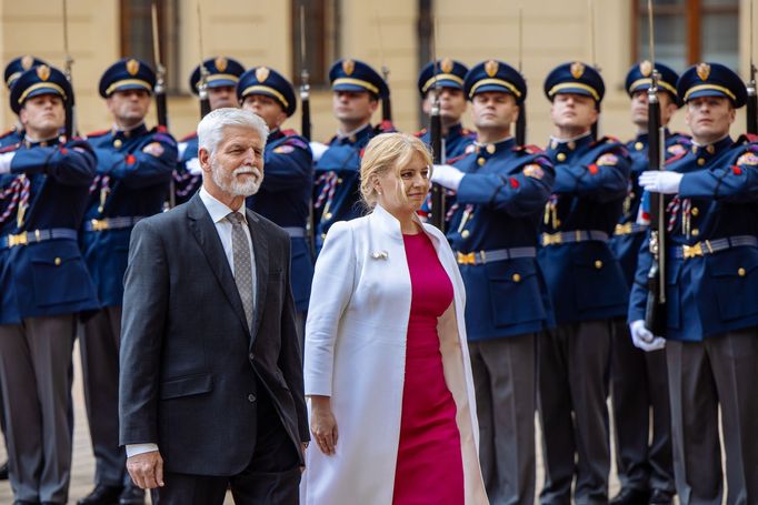 Slovenská prezidentka Zuzana Čaputová na poslední návštěvě Česka a prezidenta Petra Pavla na Pražském hradě 12.6.2024.