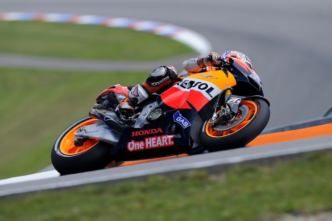 Motocyklový jezdec Casey Stoner z Austrálie na GP České republiky v Brně 2011.