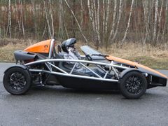 Ariel Atom vlastně nemá karosérii.