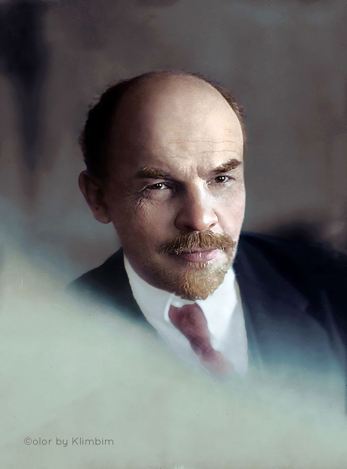 Vladimir Iljič Lenin, Petrohrad, rok 1918. Kolorovaná fotografie