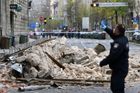 V neděli po šesté hodině ranní zasáhlo město Záhřeb, metropoli Chorvatska, zemětřesení o síle 5,3 stupně Richterovy škály. Po něm následovalo dalších přibližně 30 slabších otřesů, píše agentura Reuters.
