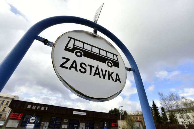 Autobusová zastávka, autobusové nádraží - ilustrační foto