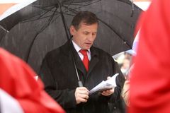 Jiří Čunek slíbil, že vysvětlí, jak pobíral dávky