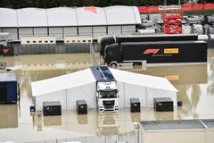 Velká voda a první mrtví. Proti závodu formule 1 v Imole se postavila příroda