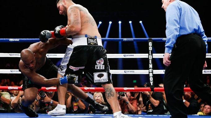 boxerské knockouty roku 2013 (Arreola vs. Mitchell)