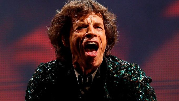 Micj Jagger hrál s Rolling Stones poprvé na festivalu v Glastonbury.