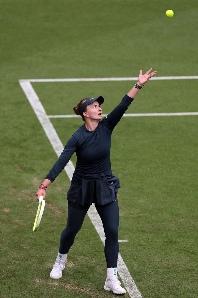 Barbora Krejčíková v utkání 1. kola turnaje v Eastbourne