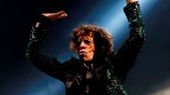 Koncert kapela zahájila ostrou písní Jumping Jack Flash a po pátém čísle představil frontman Mick Jagger novou skladbu. Tu, jak řekl, napsal pro dívku, kterou na festivalu potkal. Její refrén zní "Čekám na svou holku z Glastonbury".