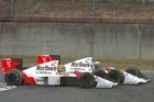 Senna s Prostem se v roce 1988 sešli u McLarenu. Už následující rok přišel jejich první ostrý střet, který vyvrcholil vzájemnou kolizí v Japonsku, kterou podle mínění Brazilce zavinil jeho francouzský soupeř. Senna si sice dojel pro titul, ale protože byl po závodě diskvalifikován, šampionem se stal Prost.