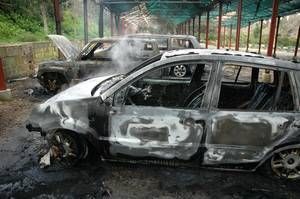 Vyhořelá auta ornitologů