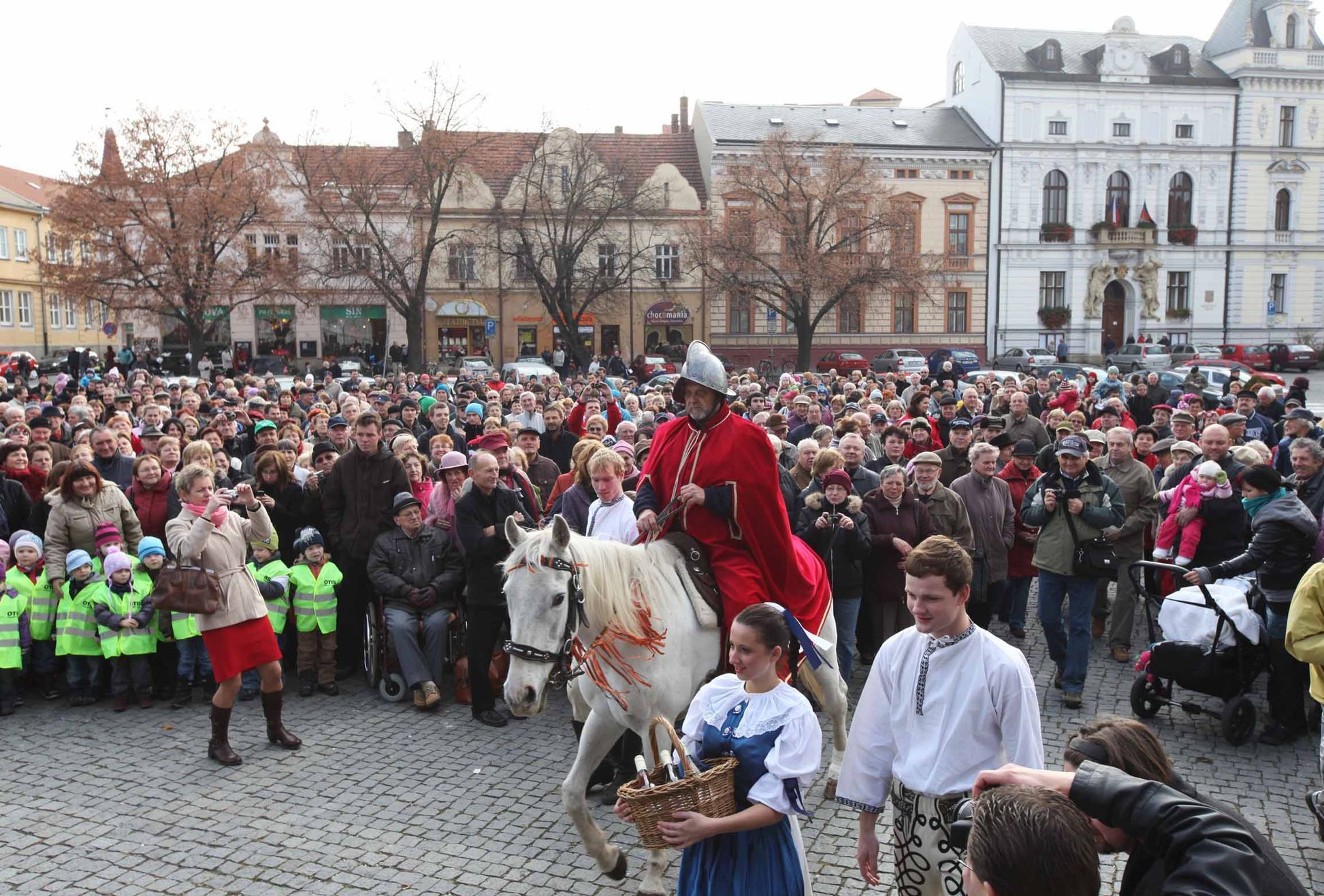 Svatý Martin přivezl k požehnání letošní mladá vína
