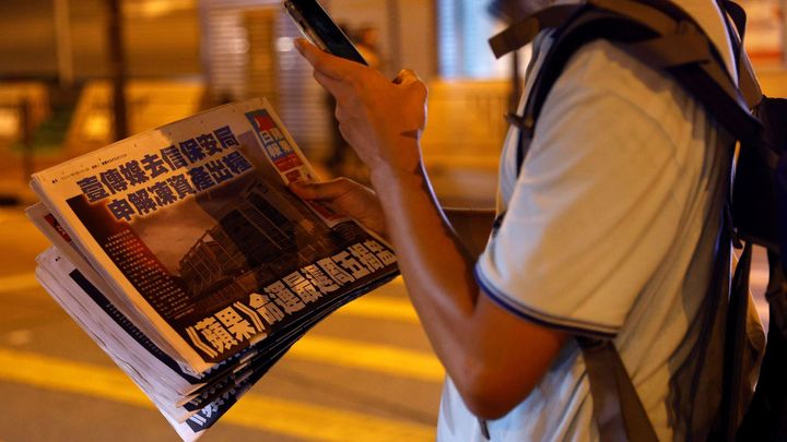 Hongkongský prodemokratický deník do soboty skončí. Jeho šéfredaktora nedávno zatkli; Zdroj foto: Reuters