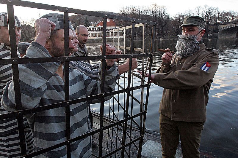 Kuba s Fidelem na Vltavě