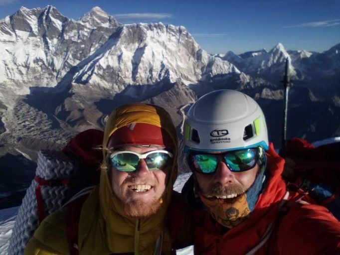 Zdeněk Hák a Jakub Kácha na Ama Dablam (2021)