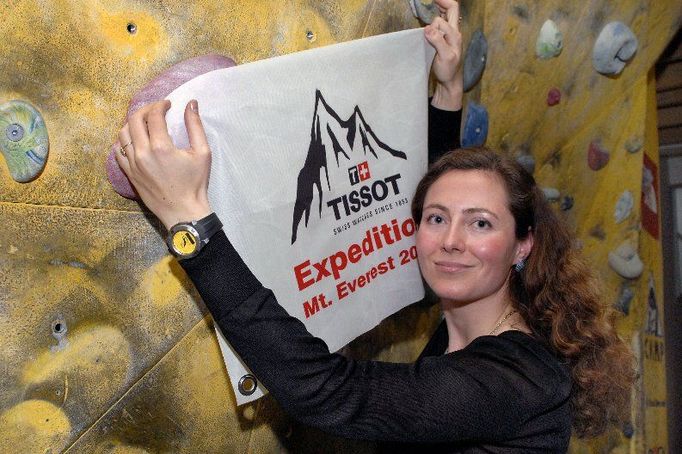 Klára Poláčková na tiskové konferenci před expedicí na Mount Everest.