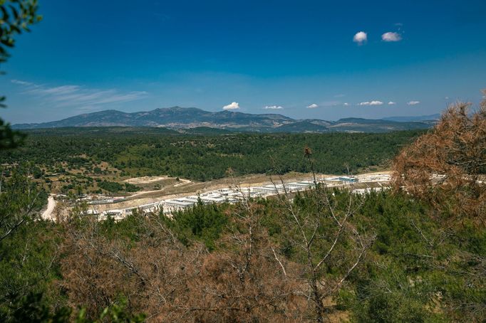 Uprchlický tábor Kara Tepe na ostrově Lesbos v Řecku.