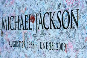 Svět si připomíná druhé výročí smrti Michaela Jacksona