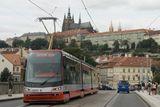 Po Praze jezdí například tramvaje T15, které navrhl Patrik Kotas. Pražský dopravní podnik zaplatil za 250 nových tramvají 17 miliard korun.