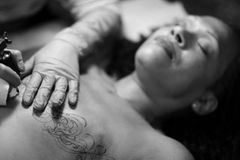 FOTO Ženy po mastektomii. Sebevědomí jim vrací tetování