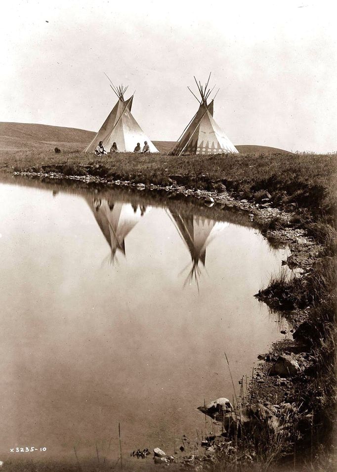 Podívejte se na unikátní magické kouzlo starých fotografií amerických indiánů jak je zachytil okolo roku 1900 fotograf Edward Sheriff Curtis.