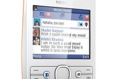 Nokia představila dva levné telefony pro Facebook