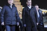 Na Putinově oslavě nesměl Dmitrij Medveděv chybět.