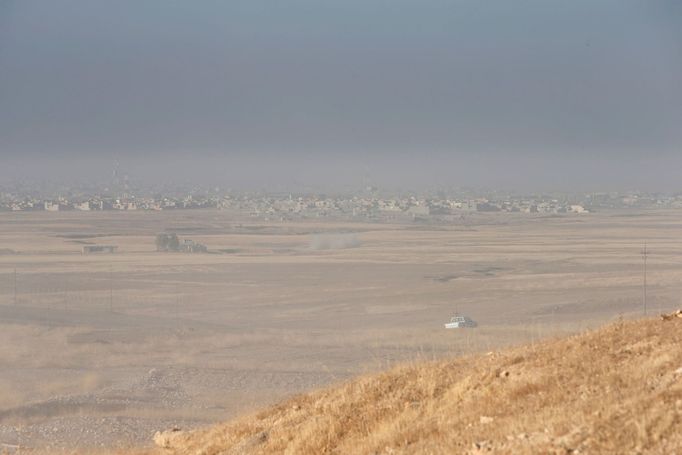 Kurdské oddíly Pešmergů na začátku ofenzivy proti iráckému Mosulu, který je v držení teroristické organizace Islámský stát.