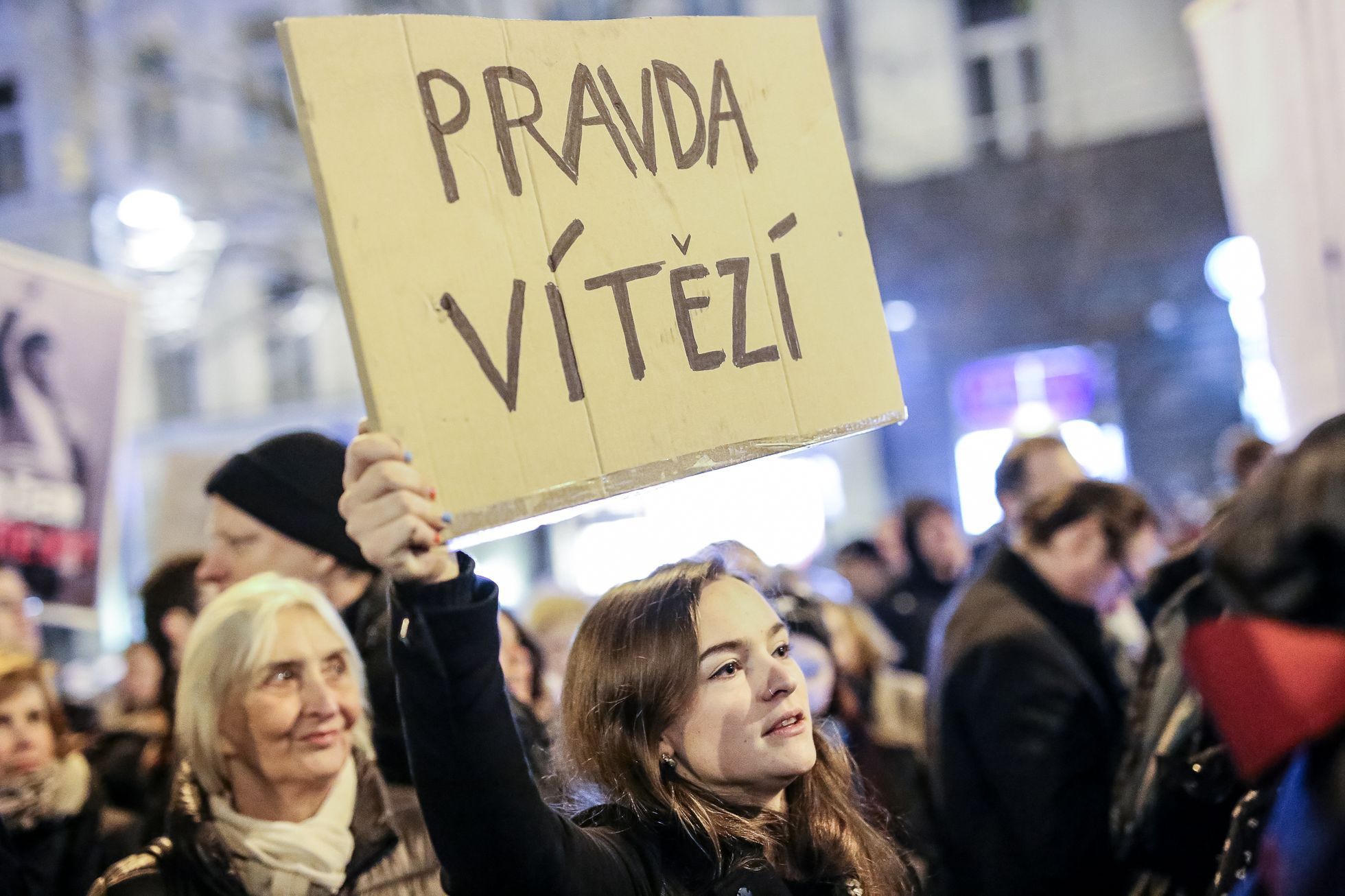 Oslava inaugurace Zemana a demonstrace za svobodná média na Václavském náměstí, Praha, 15.3.2018