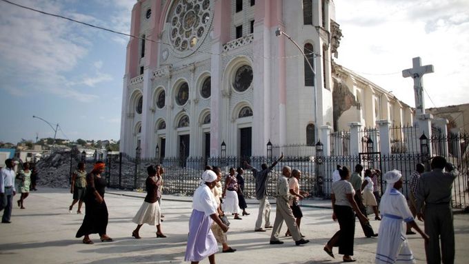 Pobořená katedrála v Port-au-Prince