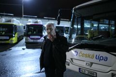 Stávka řidičů autobusů začala: Na jižní Moravě nejede 67 linek, v České Lípě zcela stojí MHD