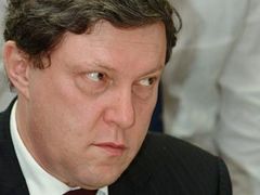 Vešnjakov splnil, co Putinovi na očích viděl, tvrdí opoziční předák Grigorij Javlinskij