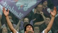 Kaká se raduje z branky do sítě Fioorentiny