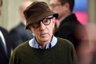 Woody Allen marně nabízí své paměti, americká nakladatelství se spojení s ním bojí