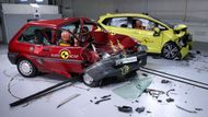 Jsou auta bezpečnější než před 20 lety? Srovnávací crash test vozů Rover 100 a Honda Jazz