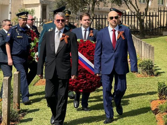 Ruský generál Sergej Surokivin (vpravo) se objevil v Alžírsku. 9. května 2025.