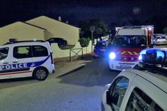 Euro 2016 bude hřbitov, řekl útočník a ubodal policistu. Za terorismus byl tři roky ve vězení