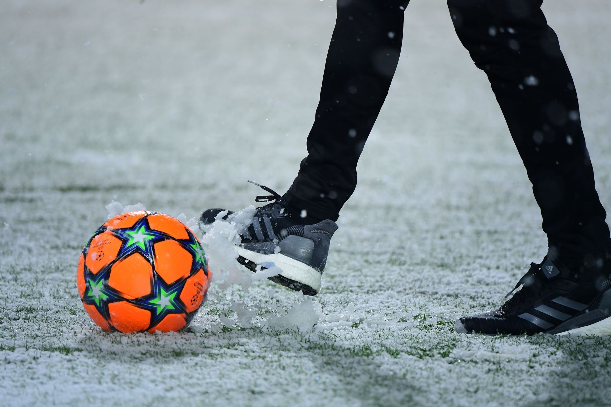 Sníh odložil zápas Ligy mistrů v Bergamu
