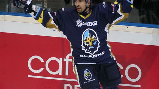 Hokejista Kladna Tomáš Plekanec v 5. kole Tipsport extraligy 2012/13 s Pardubicemi.