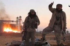 Islámský stát dál bojuje u Palmýry. Zahynulo zde 27 syrských vojáků