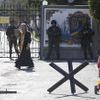 ym - ruští vojáci - vesnice Perevalnoje u Simferopolu - 3. 3. 2014